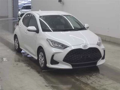 Toyota YARIS  с аукциона в Японии
