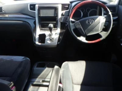 Toyota VELLFIRE  с аукциона в Японии