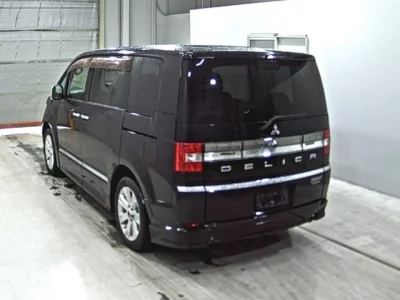 Mitsubishi Delica D:5