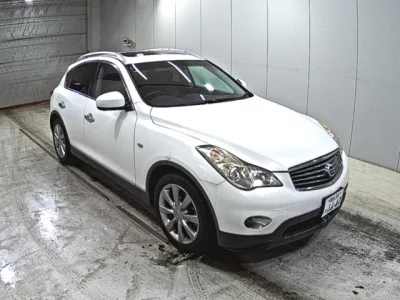 Nissan SKYLINE CROSSOVER