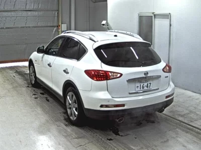 Nissan SKYLINE CROSSOVER