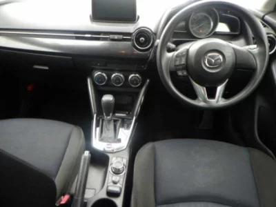 Mazda DEMIO  с аукциона в Японии