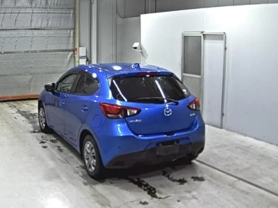Mazda DEMIO  с аукциона в Японии