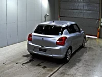 Suzuki SWIFT лот № 3038 оценка 3.5  с аукциона в Японии 4