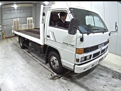 Isuzu ELF