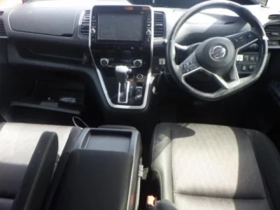 Nissan SERENA  с аукциона в Японии