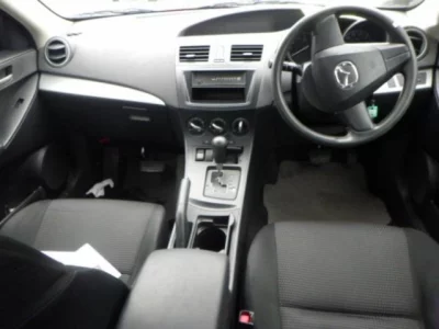 Mazda AXELA  с аукциона в Японии