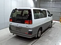 Nissan ELGRAND лот № 3193 оценка R  с аукциона в Японии 4