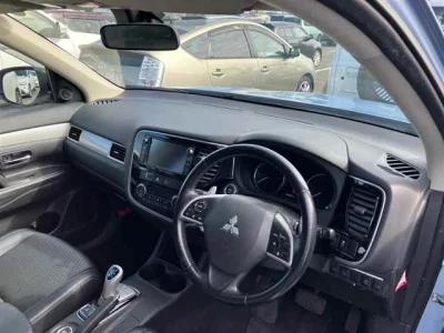 Mitsubishi OUTLANDER PHEV