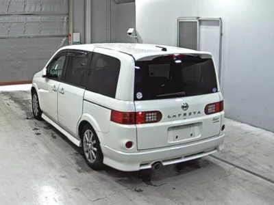 Nissan LAFESTA