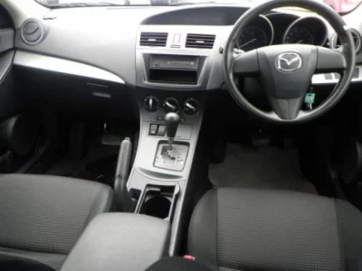 Mazda AXELA  с аукциона в Японии