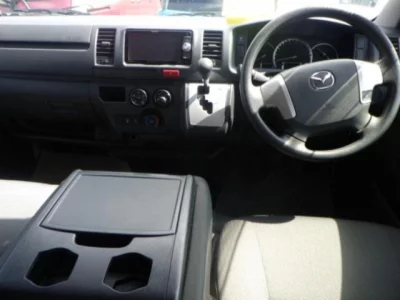 Mazda BONGO BRAWNY VAN