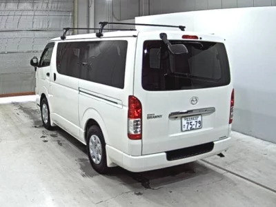 Mazda BONGO BRAWNY VAN