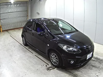 Mazda DEMIO  с аукциона в Японии