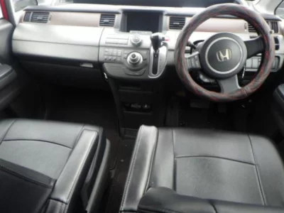 Honda STEP WAGON  с аукциона в Японии