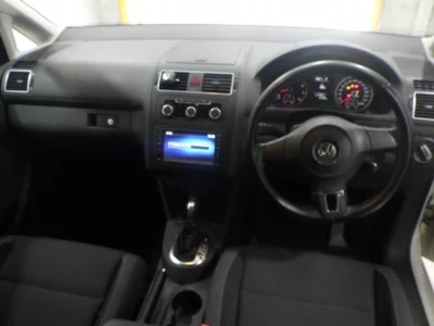 Volkswagen GOLF TOURAN