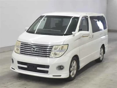 Nissan ELGRAND  с аукциона в Японии
