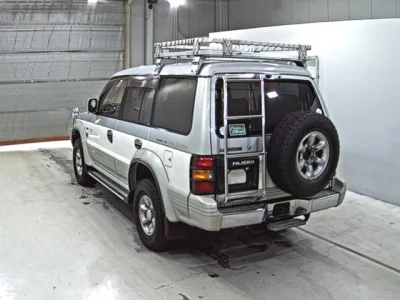 Mitsubishi PAJERO