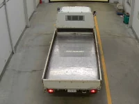 Toyota DYNA лот № 1051 оценка 3.5  с аукциона в Японии 2