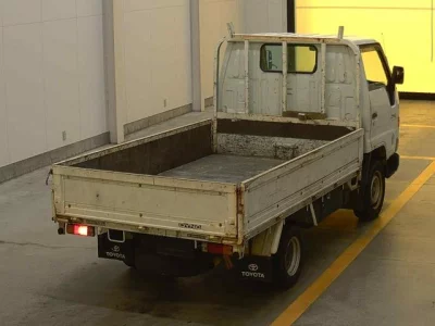 Toyota DYNA  с аукциона в Японии