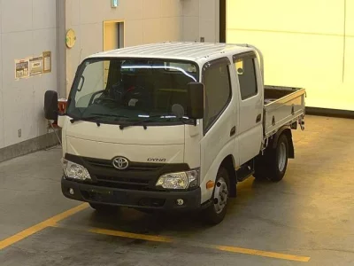 Toyota DYNA  с аукциона в Японии