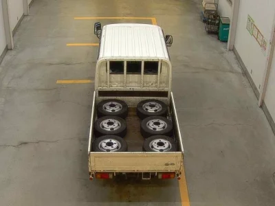 Toyota DYNA  с аукциона в Японии