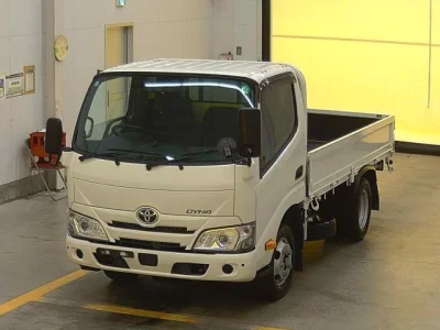 Toyota DYNA  с аукциона в Японии