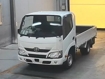 Toyota DYNA  с аукциона в Японии