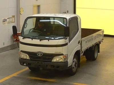 Toyota DYNA  с аукциона в Японии
