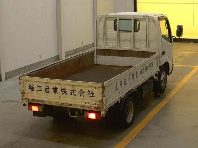 Toyota DYNA  с аукциона в Японии