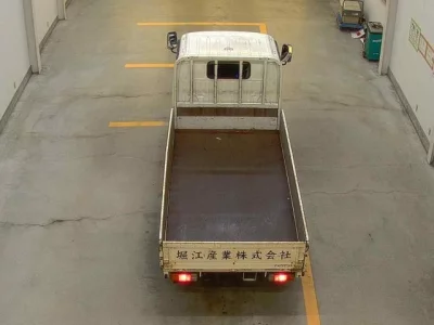 Toyota DYNA  с аукциона в Японии