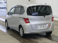 Honda FREED лот № 2260 оценка 4  с аукциона в Японии 1
