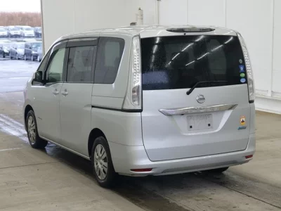 Nissan SERENA  с аукциона в Японии
