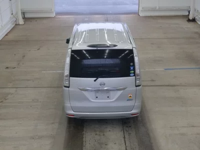 Nissan SERENA  с аукциона в Японии