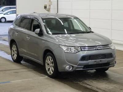 Mitsubishi OUTLANDER PHEV