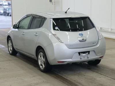 Nissan LEAF  с аукциона в Японии