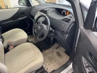 Toyota RACTIS лот № 2275 оценка 3.5  с аукциона в Японии 3