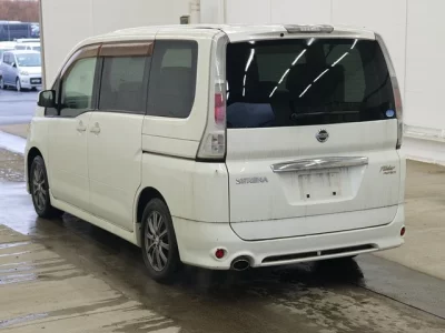 Nissan SERENA  с аукциона в Японии