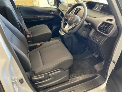 Nissan SERENA  с аукциона в Японии