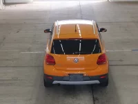 Volkswagen CROSS POLO лот № 2072 оценка 3.5  с аукциона в Японии 2