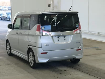 Mitsubishi DELICA D2