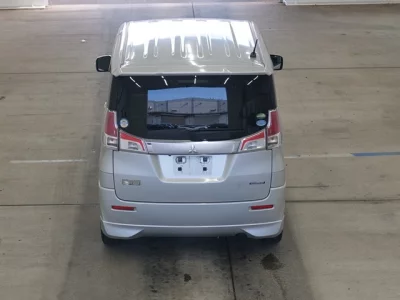 Mitsubishi DELICA D2