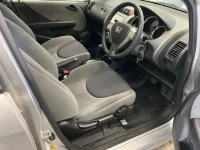 Honda FIT лот № 2622 оценка 4  с аукциона в Японии 3