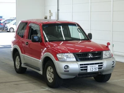 Mitsubishi PAJERO