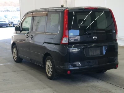 Nissan SERENA  с аукциона в Японии