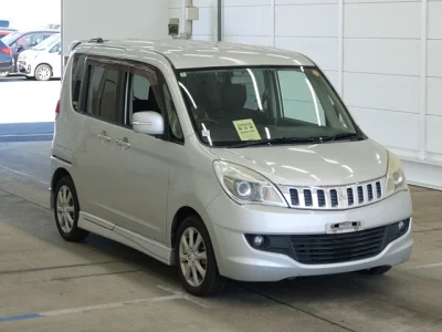 Mitsubishi DELICA D2