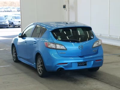 Mazda AXELA  с аукциона в Японии