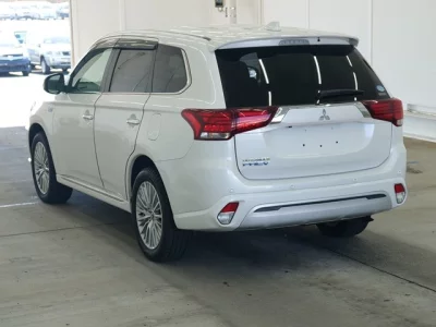 Mitsubishi OUTLANDER PHEV