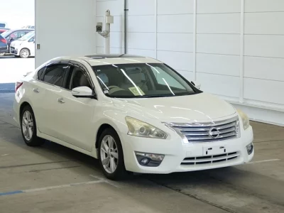 Nissan TEANA