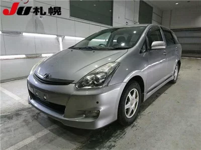 Toyota WISH  с аукциона в Японии